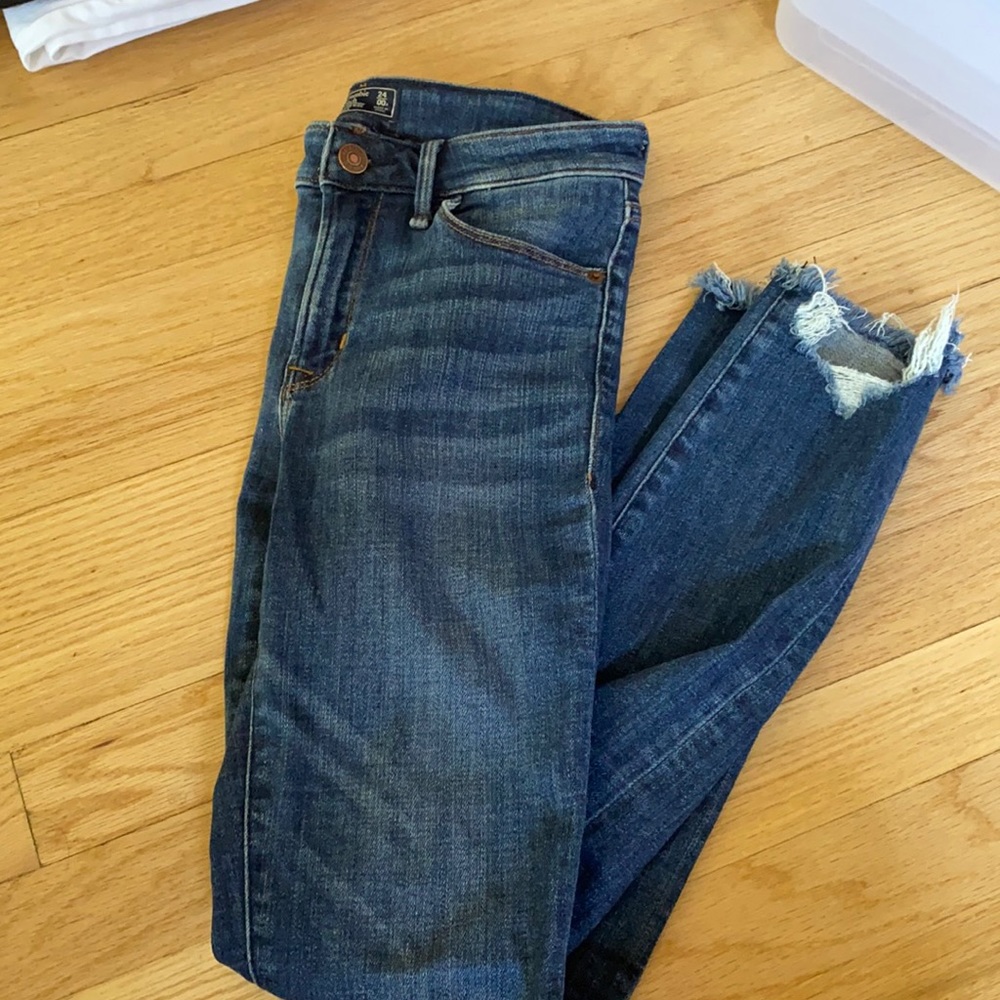 abercrombie low rise ankle dark wash jeans